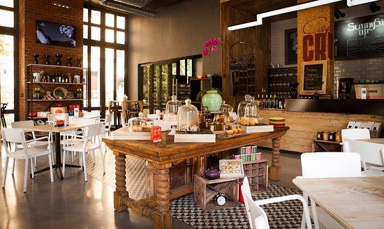 Cafe Cru