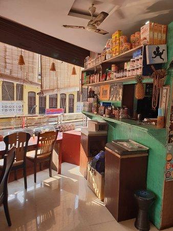 Niyama Cafe & Restaurant