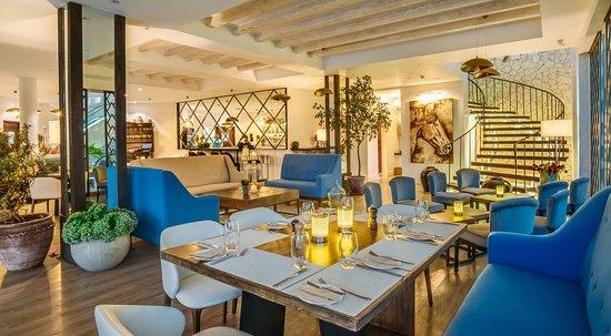 Karel T-Lounge