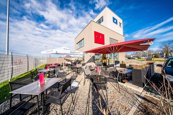 Bistro La Vie