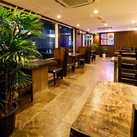 Singapore Kitchen & Bar Holic