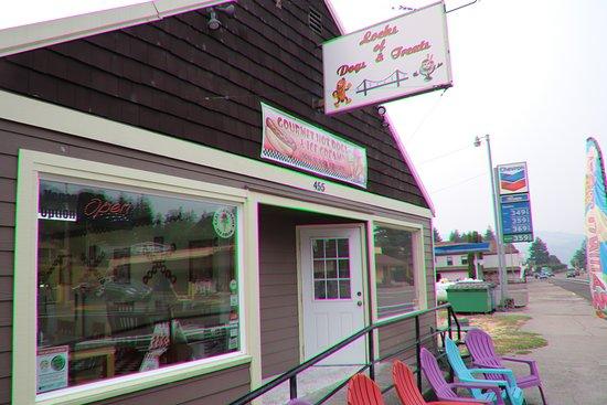 Locks of Dogs & Treats