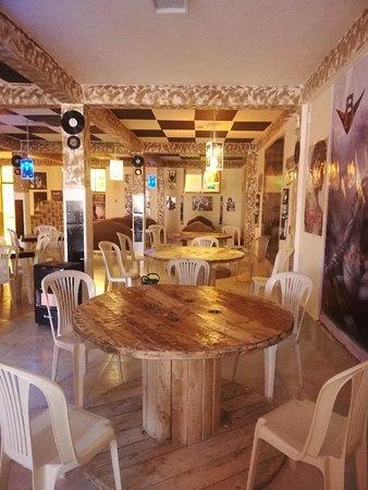 V8 Pub Rock Restaurante