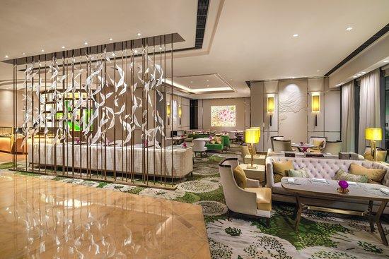 Lobby Lounge & The Mandarin Cake Shop