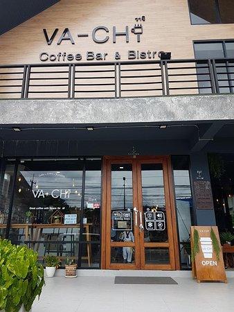 Vachi Coffeebar & Bistro