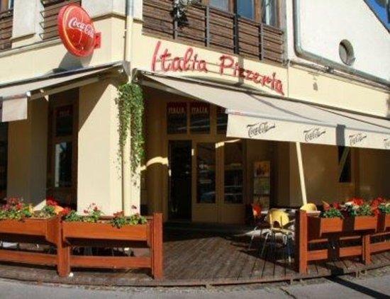 Italia Pizzeria and Restaurant