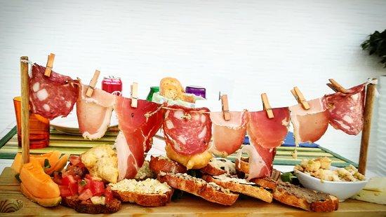 Max Food & Music