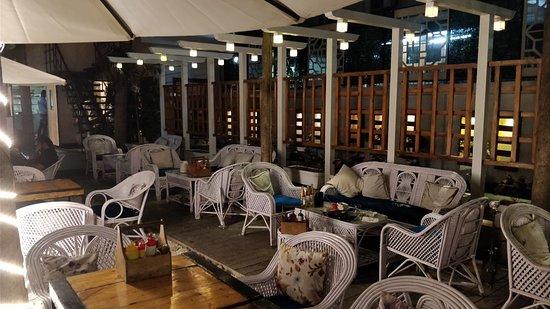 Pebbles Bistro & Bar