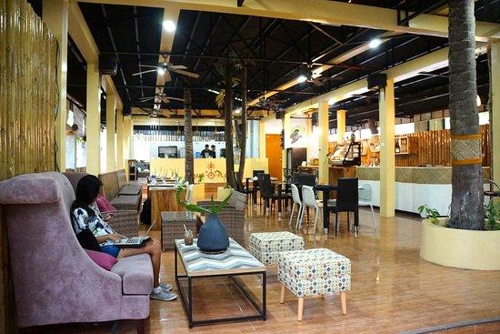 Maya Playa Italian Restaurant & Asian food