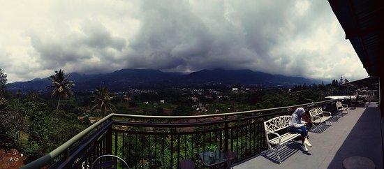 Breeve Hills Resto & Cafe