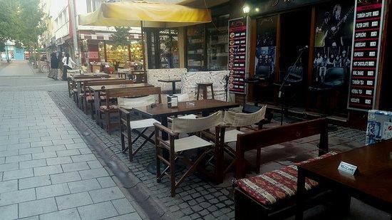 Pink Bistro Cafe