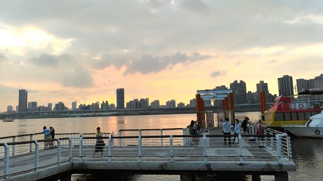 Yanping Riverside Park