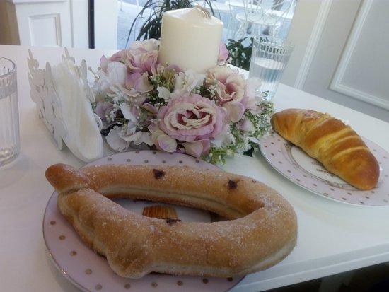 Cheri Cafe