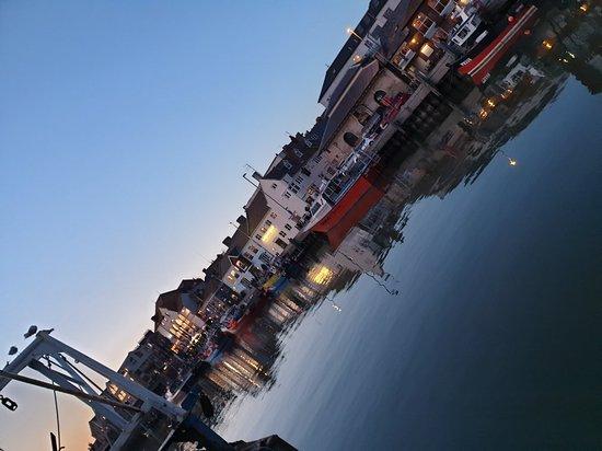 Nanna Moon's Cafe Bar