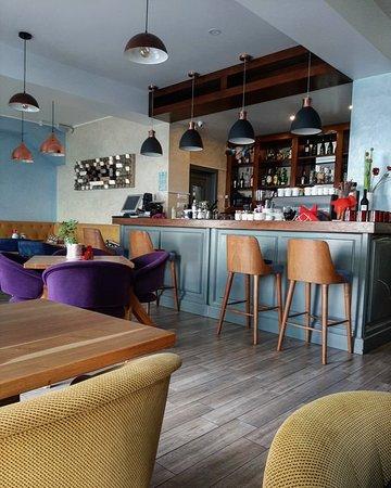 Uno Coffee & Lounge