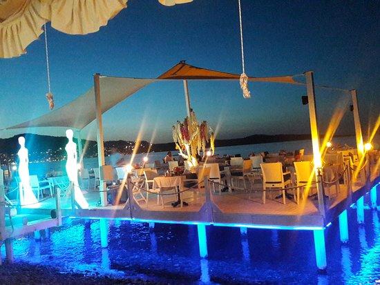 Di Mare Beach & Restaurant