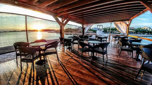 Beach bar Karoca