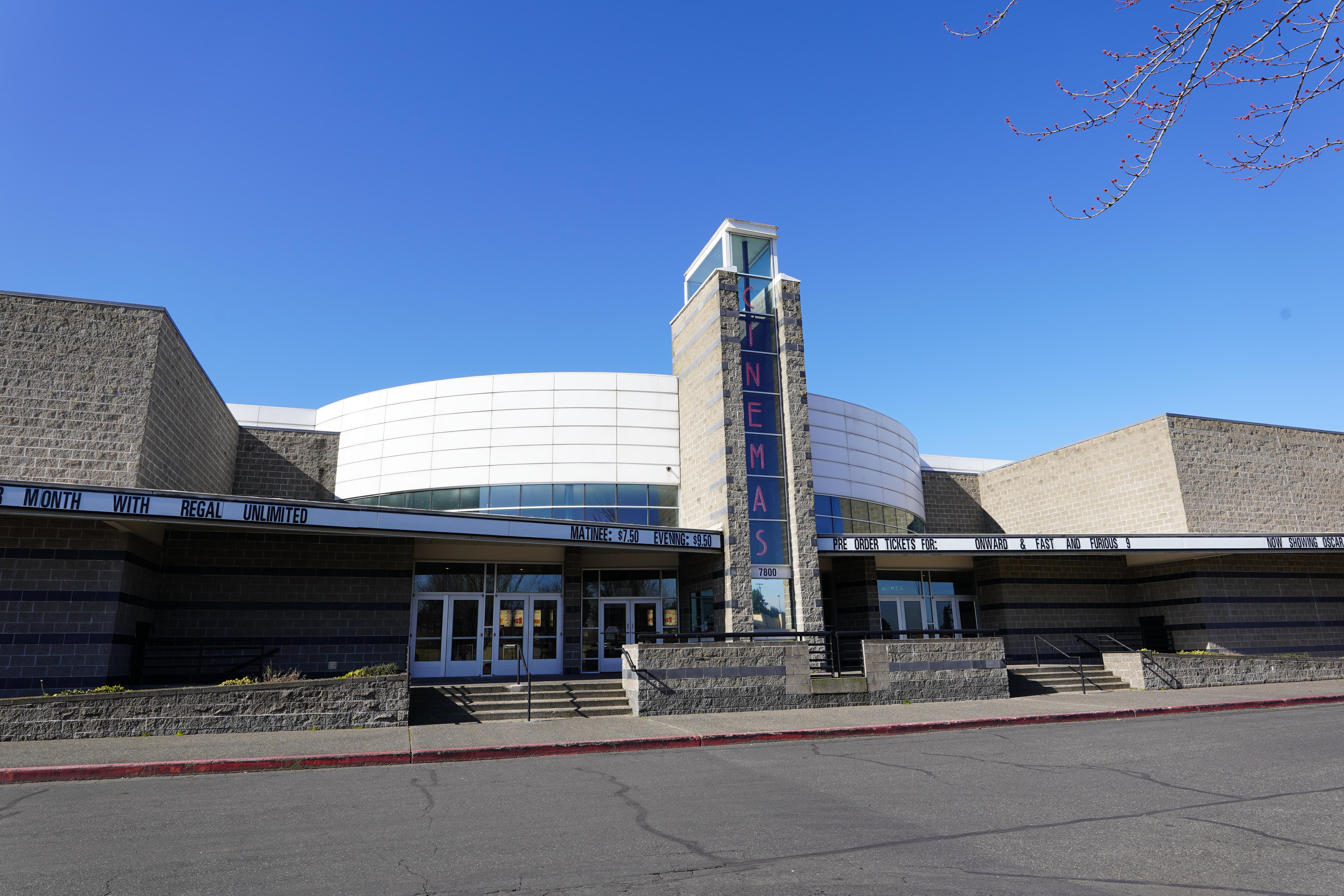 Regal Vancouver Plaza 10