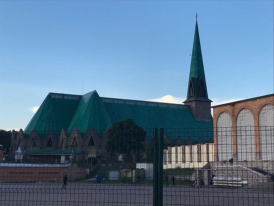 Basilique Sainte-Anne-du-Congo de Brazzaville
