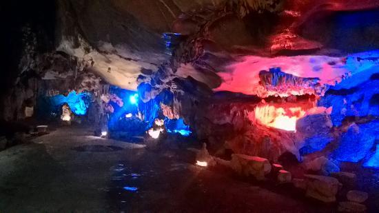 Nhi Thanh grotto