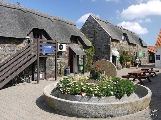 Oatlands Village