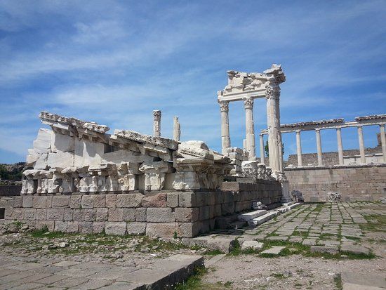 Bergama Harabeleri