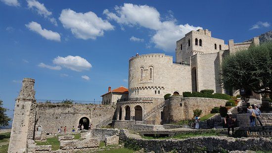 Museumi Gjergj Kastrioti