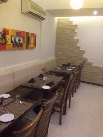 Aroma - On The Rocks Restaurant