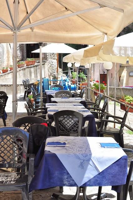 Al Monazeno Restaurant