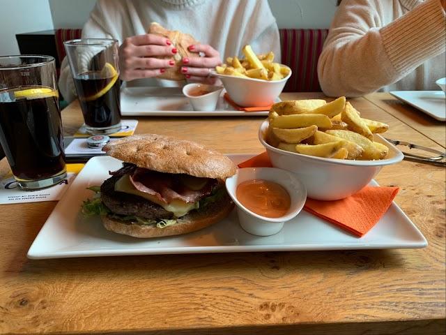 Nino's Pub