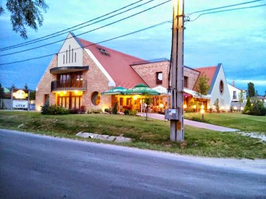 Tompos Restaurant