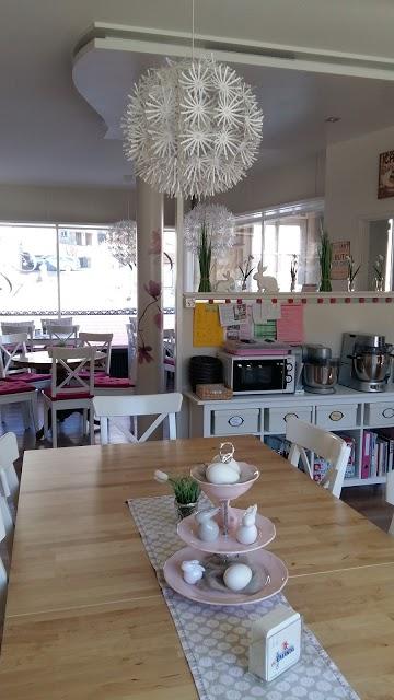 Cafe-Colette & Rosalies Garten