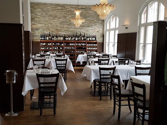 Cafe Restaurant VAU