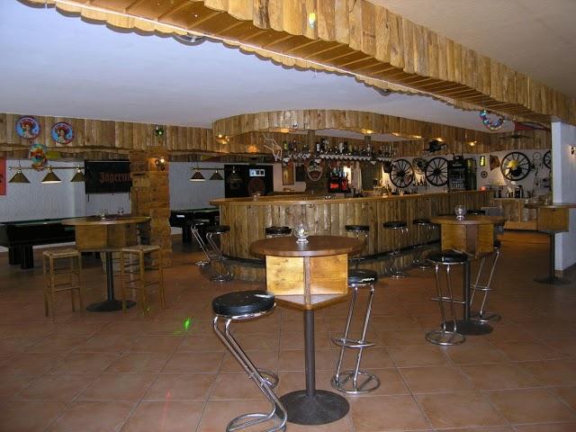 Country Babylonia Pub