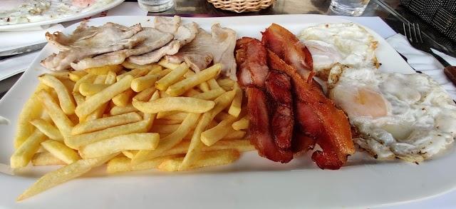 Vila's Bar