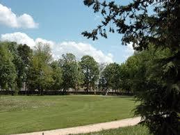 Pouilly Castle Park