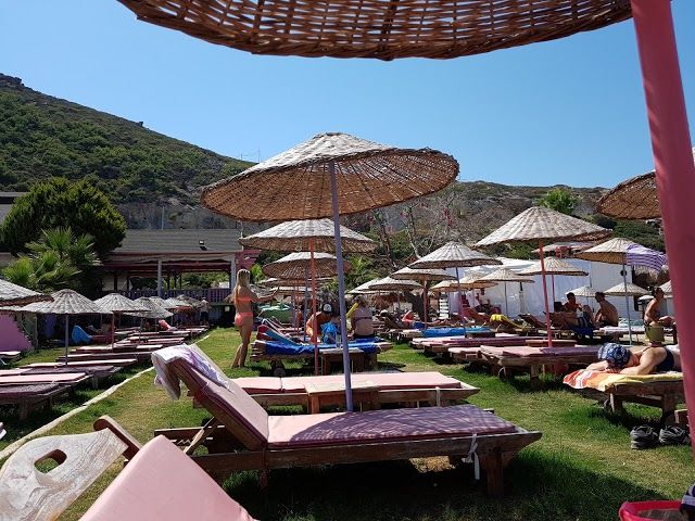 Mambo Beach Club