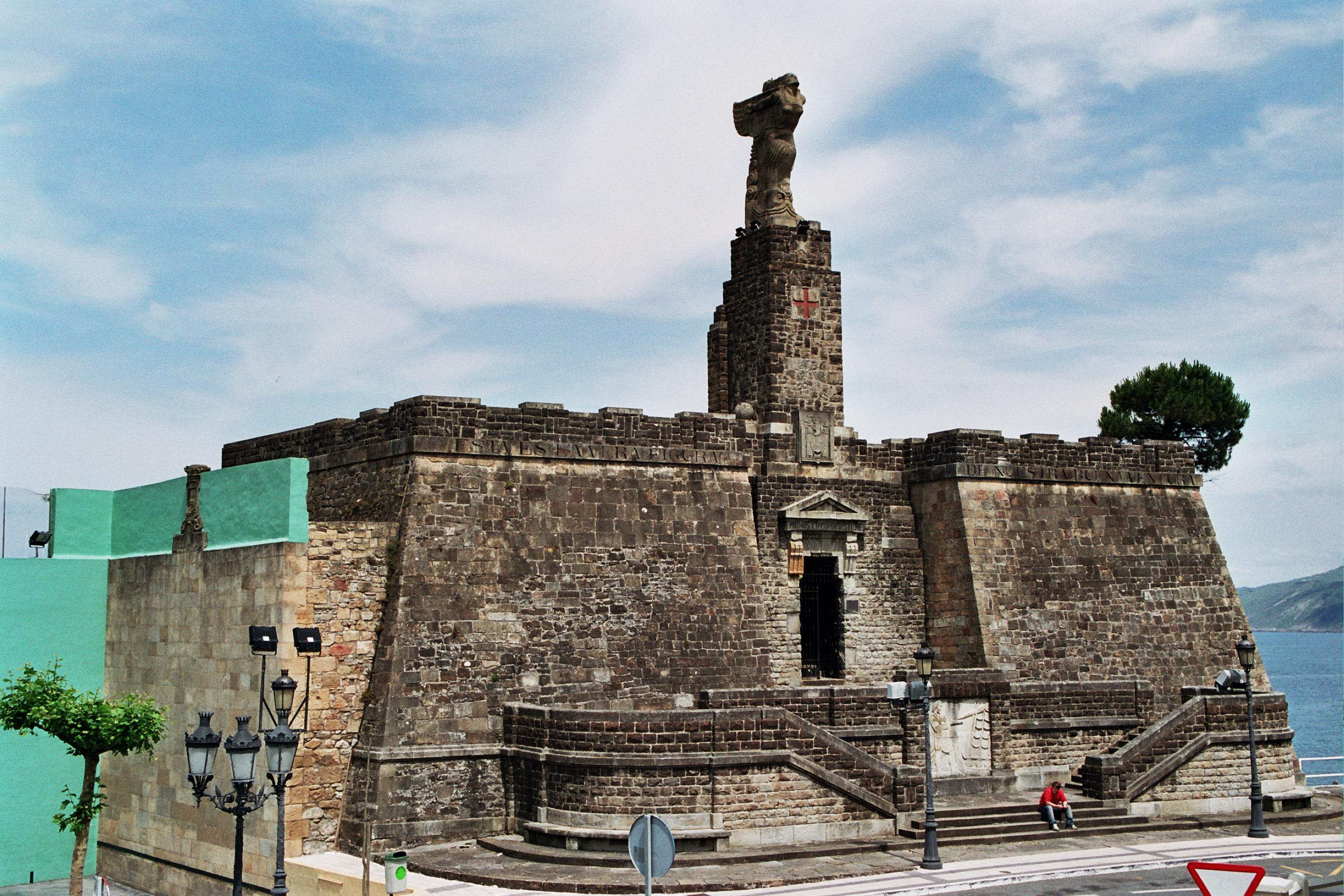 Monument to Juan Sebastian Elcano