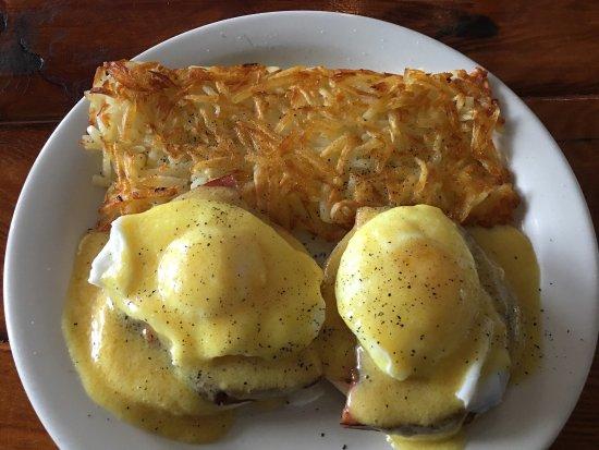 Porthole Pub Bar & Grill