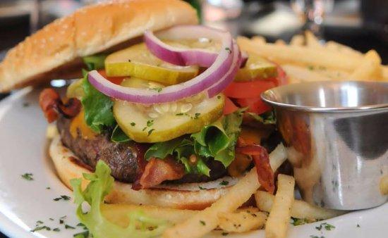 Bonnie Ruth's Cafe Trottoir and Patisserie