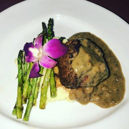 Austyn's Restaurant & Lounge