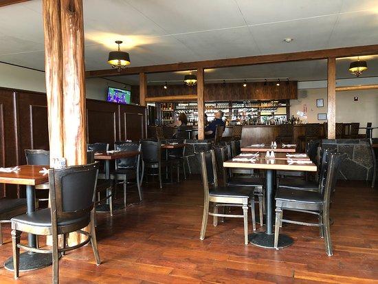 Uncle George's Lounge