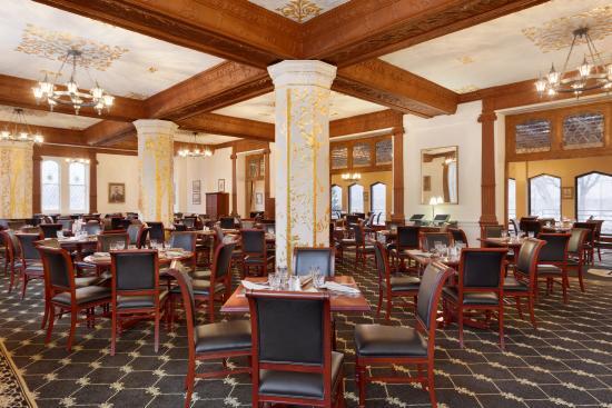 MacArthur's Riverview Restaurant