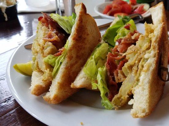 Henry's Bar and Restaurant