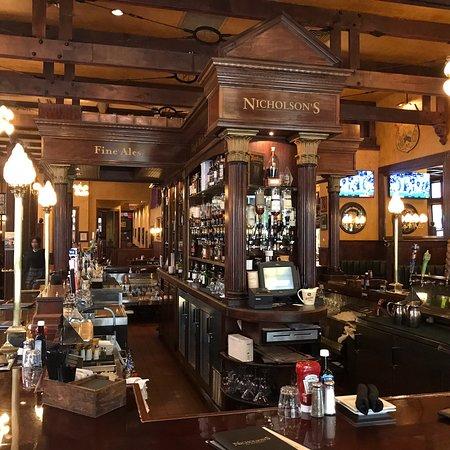 Nicholson's Tavern & Pub