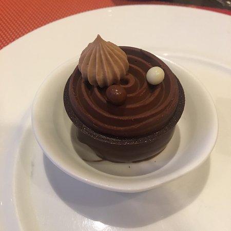 FOODS restaurant