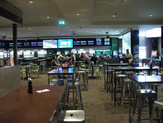 Sanctuary Lakes Hotel