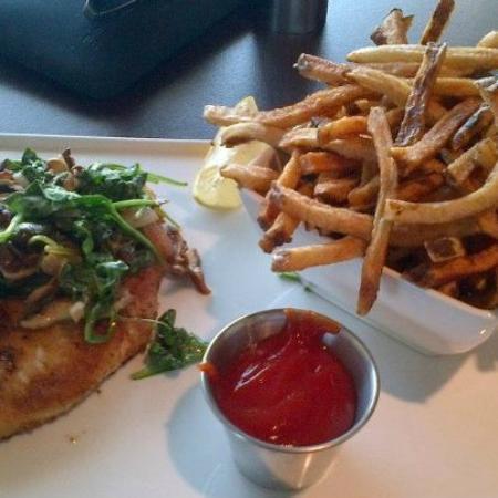 Cafe 101 Restaurant and Lounge