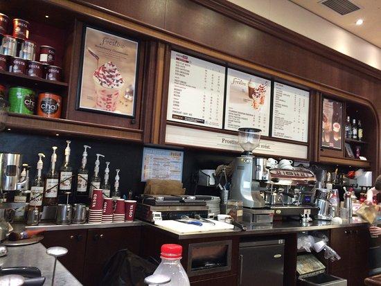Costas Cafe