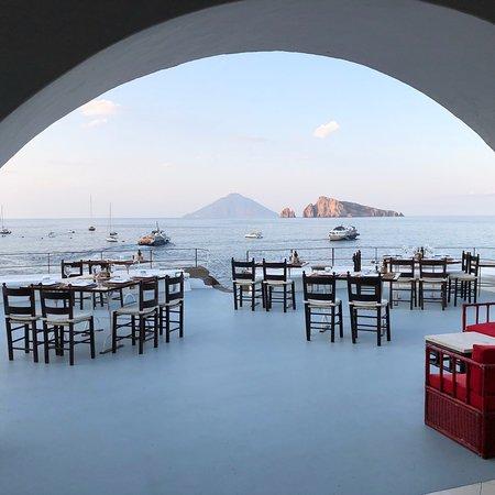 Raya Restaurant